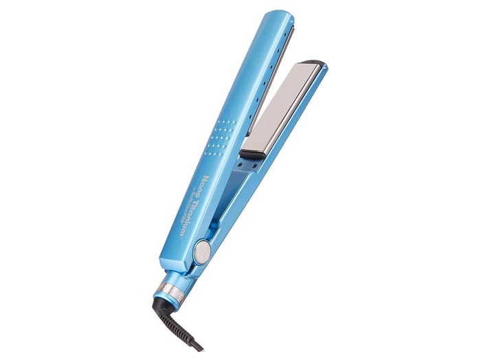 BaBylissPRO Nano Titanium-Plated Ionic Straightening Iron