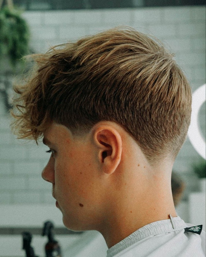19 Trendy Low Taper Fade Ideas For Men In 2023 WiseBarber 19-trendy-low-taper-fade-ideas-for-men-in-2023-wisebarber