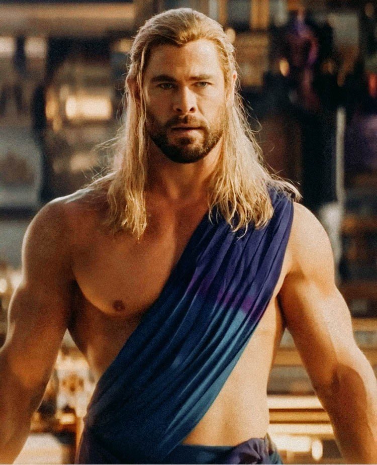 How To Get The New Chris Hemsworth Thor Ragnarok Haircut – Regal Gentleman