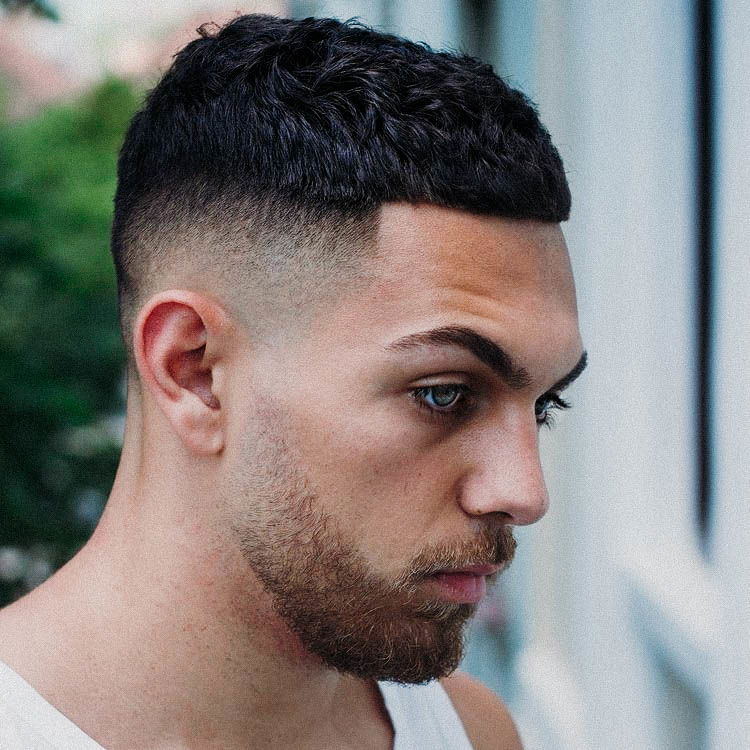 20 Hairstyles with Short Beards